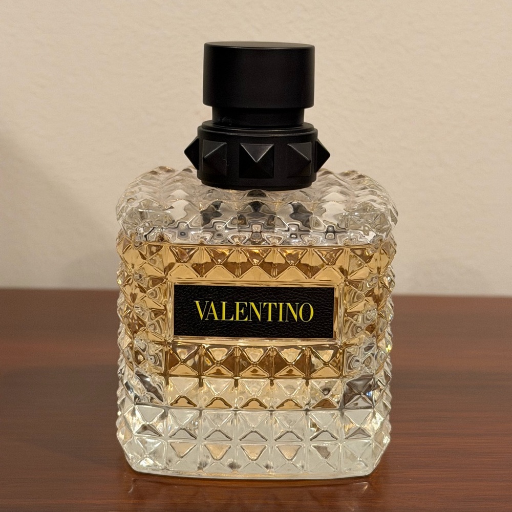 Valentino - Donna Born In Roma Yellow Dream Eau De Parfum 3.4 oz